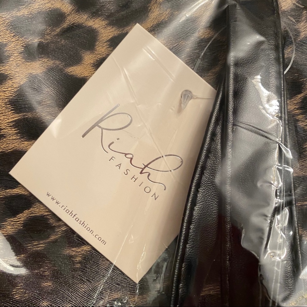 Designs by Riah Leopard Print Shoulder Bag NWT - Picture 3 of 5